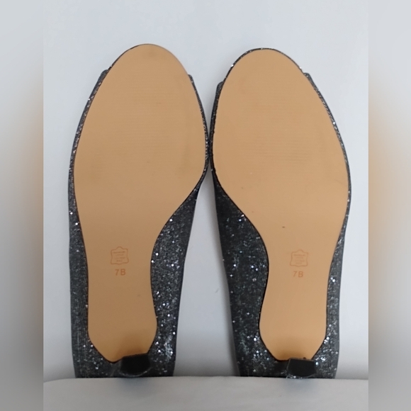 NWOT/Box Caparros Melissa Mercury Glimmer Crystal Embellished Heels Sz 7 Silver - Picture 4 of 8